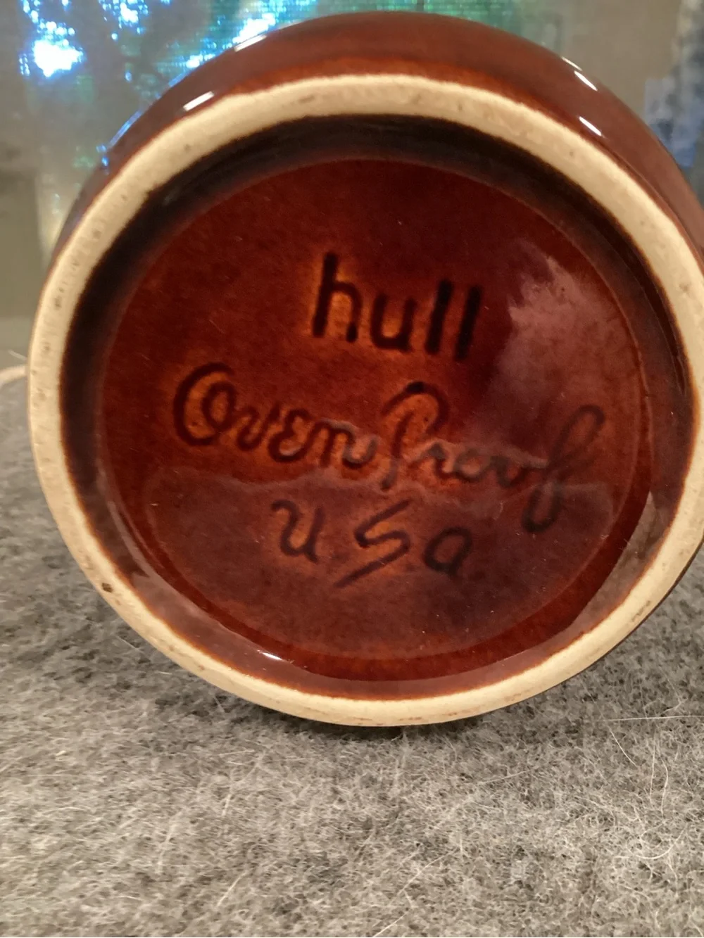 Hull pottery Vtg Bean Crock, drip glazed 4” tall